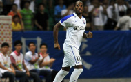 Drogba suýt ghi bàn thần sầu trong ngày ra mắt Thân Hoa Thượng Hải