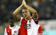 Trung vệ Ron Vlaar chưa thể đến Aston Villa