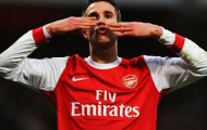 Man City hụt hơi trong thương vụ van Persie