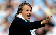 Roberto Mancini nổi đóa vì “vồ hụt” Robin van Persie