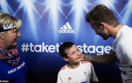 David Beckham khiến fan nhí khóc òa