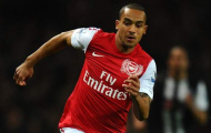 Walcott ra 'tối hậu thứ' với Arsenal