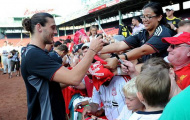 Liverpool từ chối 17 triệu bảng của West Ham cho Carroll
