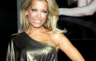 Vợ Van der Vaart ra mắt dòng nước hoa riêng