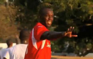 Video: Usain Bolt làm clip đá bóng gửi Sir Alex