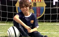 Cậu bé không có bàn chân tập luyện ở Barca