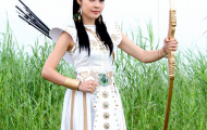 Dương Cẩm Lynh dẫn thị nữ đi bắn cung phim 'Thạch sanh'