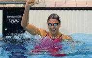 Kình ngư Mỹ phá kỷ lục thế giới ở nội dung 200m bơi ếch nữ