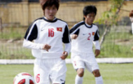 Chùm ảnh: ĐT nữ Việt Nam tập luyện chuẩn bị cho AFF Cup 2012