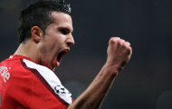 M.U nên dứt khoát rút lui khỏi vụ Van Persie!