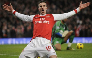 M.U sẽ có 50 triệu bảng để mua Moura và van Persie