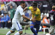 Neymar phớt lờ những tiếng la ó của người Anh
