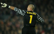 Victor Valdes thừa nhận lo cho vị trí thủ thành ở Barca