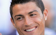 Cris Ronaldo mua liền một lúc 11 chiếc iPhone
