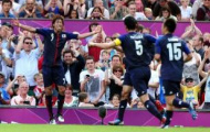 Video Olympic: Bàn thắng mở tỉ số tuyệt đẹp của cầu thủ Nhật Bản