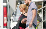 Pique và Shakira lại bị tống tiền