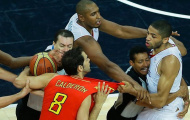 Bóng rổ Olympic: Pháp và Tây Ban Nha biến thù hận thành ẩu đả trên sân