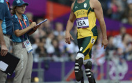 'Người không chân' Pistorius tay trắng rời London
