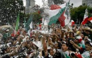 Video: Cổ động viên Mexico tưng bừng ăn mừng chiến thắng