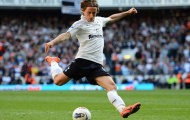 M.U nối lại đàm phán mua Modric