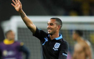 Walcott dính chấn thương, lỡ trận gặp Italia