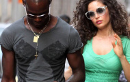 Balotelli quấy rối bồ cũ