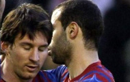 Mascherano nói về cảm giác trao băng thủ quân lại cho Messi