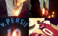 Facebook Việt nổi điên, đòi đốt áo Van Persie