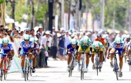 Chặng 4 giải đua xe đạp Cúp BVTV An Giang 2012: Tranh chấp áo vàng