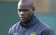 Balotelli 'xỏ xiên' Arsenal, MU và Van Persie
