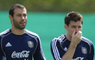 Mascherano: Không cần so sánh Maradona với Messi