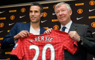 Khám phá ẩn ý Alex Ferguson 'viết' trên áo Van Persie