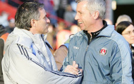 Hành động đẹp của Mourinho với HLV Newcastle