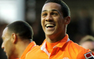 Swansea muốn rút ruột Blackpool