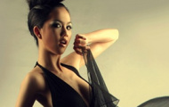 Rò rỉ thêm nhiều ảnh 'khó tưởng tượng' của Ngọc Trinh