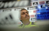 Mourinho mỉa mai Cruyff