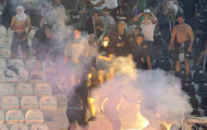 Video: Hỗn chiến trên khán đài trước trận PAOK vs Rapid Vienna (vòng play-off Europa League)