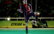 Video: Iniesta 'bỗng dưng' hóa thành con rối trong quảng cáo giày Nike