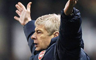 Wenger và Pulis thi nhau tố đối thủ “chơi bẩn”