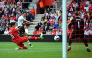 Vòng 3 Premier League: Tiệc vui đã có Van Persie