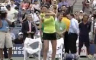 Video: Azarenka nhảy múa ăn mừng trận thắng Stosur