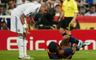 Mourinho vẫn chưa hết “cay cú” về màn diễn của Alves