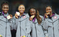 Nhà vô địch Olympic bị bố mẹ kiện
