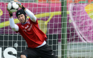 Petr Cech đặt kế hoạch lên bàn mổ