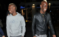 Mario Balotelli chữa mắt bằng... rượu và gái