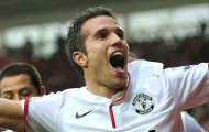 Van der Sar tiết lộ bí mật Van Persie tới Man Utd