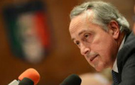 Chủ tịch FIGC không coi trọng những chỉ trích của Zeman