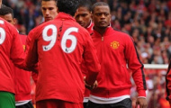 Video: Luis Suarez và Patrice Evra đã bắt tay nhau