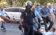 Video: Xem lại clip cảnh sát Tây Ban Nha thẳng tay đánh đập fan Man City
