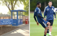 Chelsea: Sau dao, súng, lựu đạn là... trộm cắp